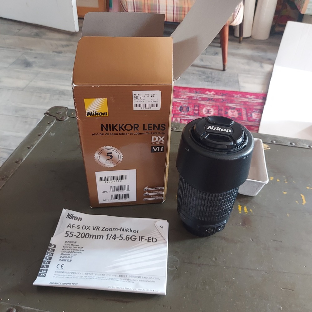 Nikon AF-S DX VR Zoom-Nikkor 55-200mm f/4-5.6G IF-ED Lens with Box & Manual